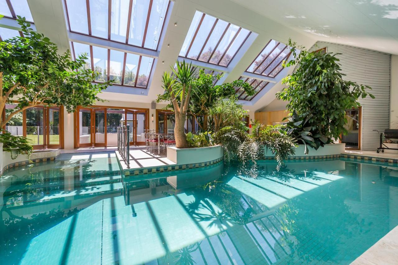 Bond Estate Luxury Accommodation Christchurch Buitenkant foto