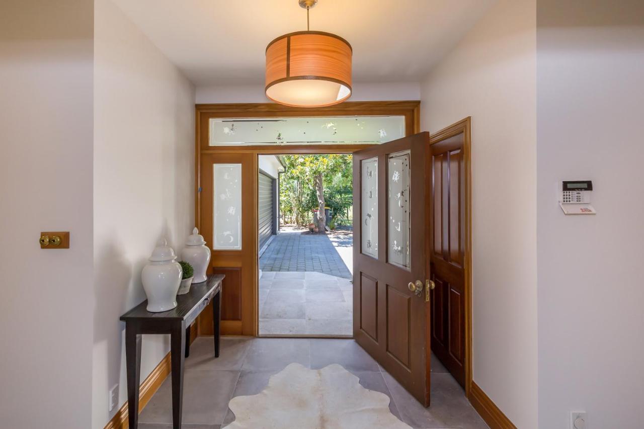 Bond Estate Luxury Accommodation Christchurch Buitenkant foto