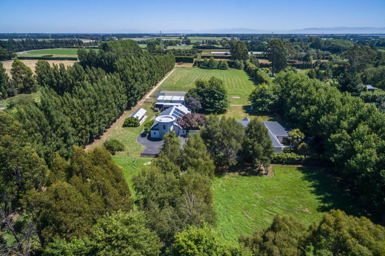 Bond Estate Luxury Accommodation Christchurch Buitenkant foto