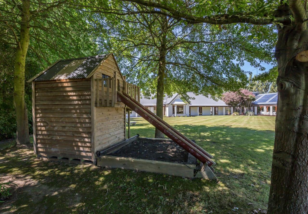 Bond Estate Luxury Accommodation Christchurch Buitenkant foto