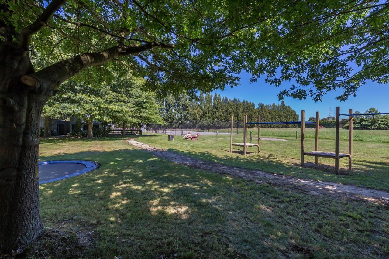 Bond Estate Luxury Accommodation Christchurch Buitenkant foto