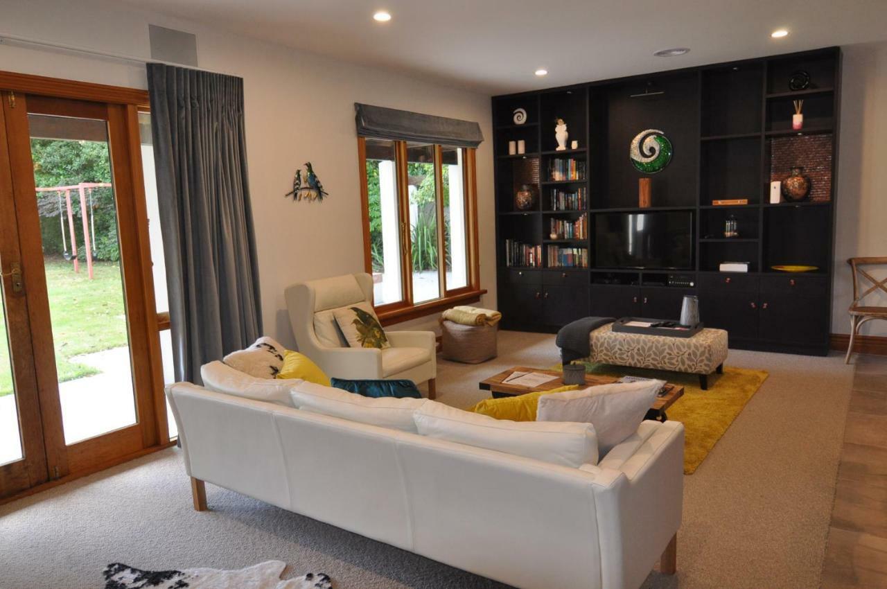 Bond Estate Luxury Accommodation Christchurch Buitenkant foto